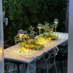 April LED oppladbar utelampe bord IP65 40cm grønn