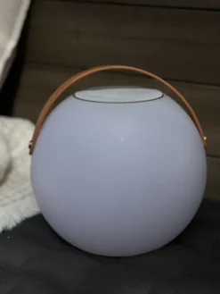 Carry oppladbar utelampe og høyttaler IP65 25cm hvit