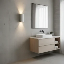 Cascade II vegg baderomslampe IP65 21cm hvit