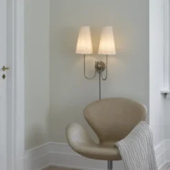 Charmante vegglampe 2lys 57cm messing