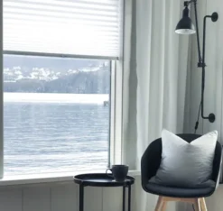 Karlsson vegglampe 82cm sort