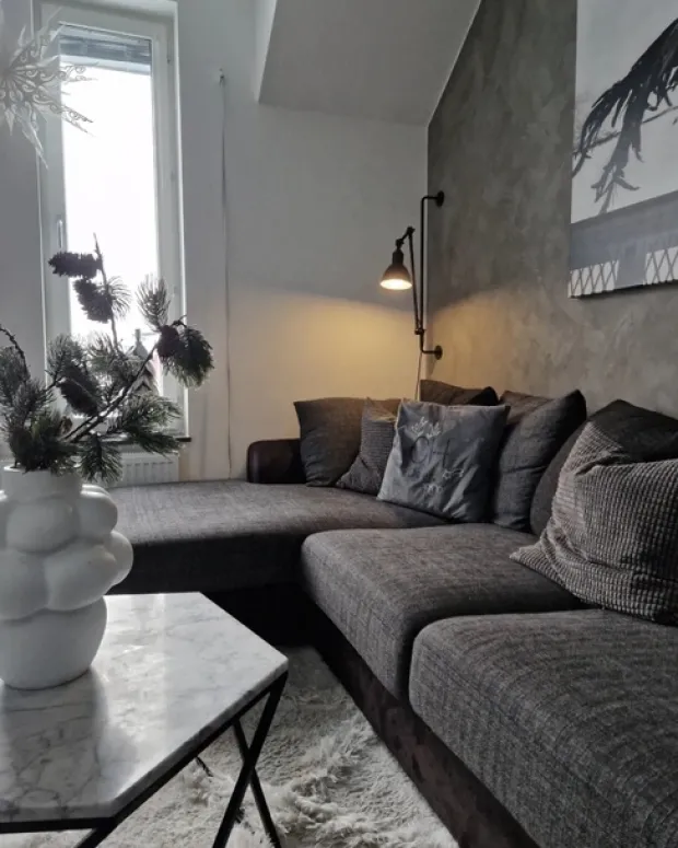 Karlsson vegglampe 82cm sort