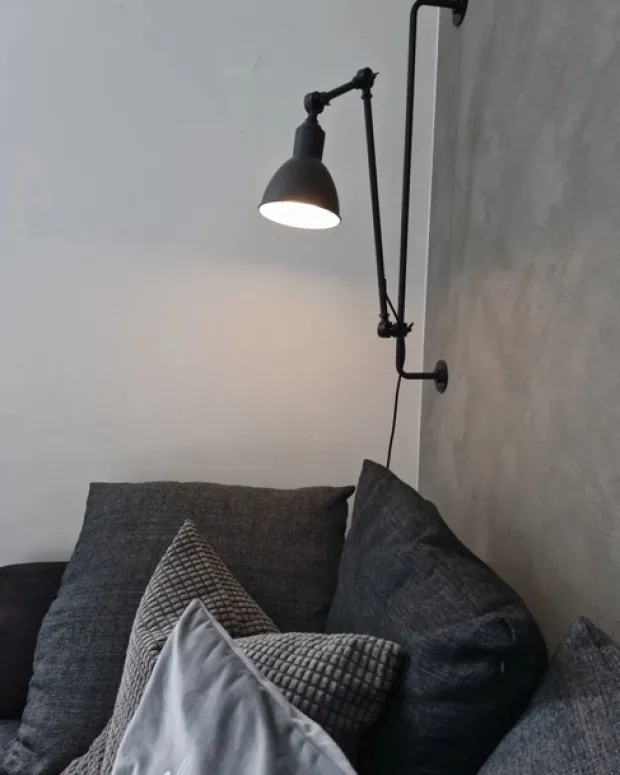 Karlsson vegglampe 82cm sort