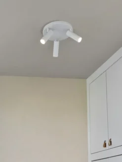 Lyra takspot 3lys 23cm hvit