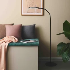 Magni gulvlampe lupelampe 130cm sort