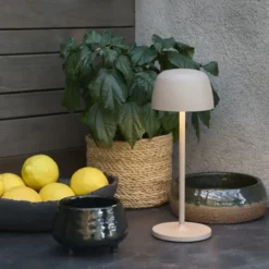 Mars LED oppladbar utelampe bord IP65 28cm beige