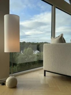 Milla gulvlampe 120cm travertine/hvit