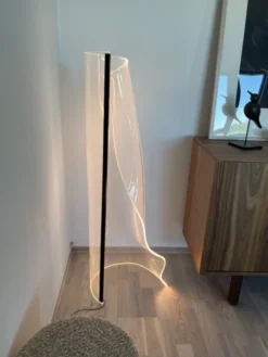 Shape LED gulvlampe 120cm klar