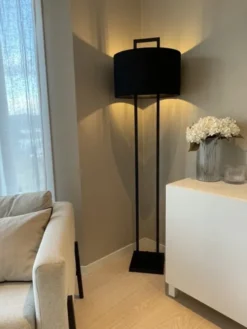 Skeikampen gulvlampe 168cm sort