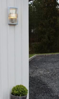 Skrova utelampe vegg IP54 30cm stål