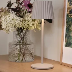 Stella Garden LED oppladbar utelampe bord IP65 38cm beige