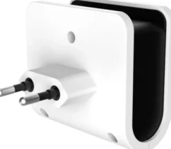 Stikkontakt med 4 USB ladeporter hvit