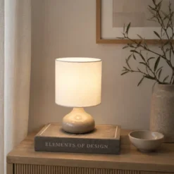 Thilde bordlampe med skjerm 24,5cm beige