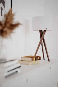 Vega bordlampe 55cm valnøtt/hvit